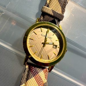 Burberry unisex watch